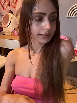 LaPetitechienne1 online show from February 23, 4:35 pm