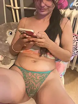 LaPetitechienne1 online show from June 28, 1:06 pm