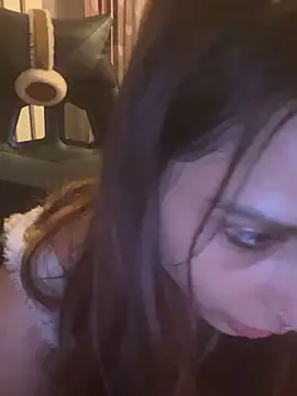 LaPetitechienne1 online show from February 14, 11:09 pm