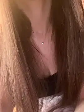 LaPetitechienne1 online show from March 15, 4:21 pm