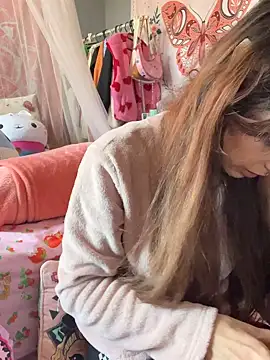 LaPetitechienne1 online show from March 18, 12:17 pm