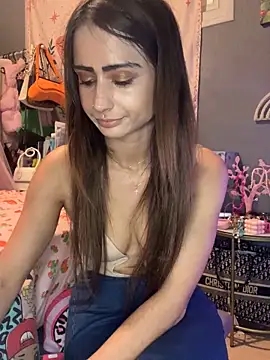 LaPetitechienne1 online show from October 12, 5:14 pm