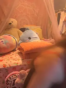 LaPetitechienne1 online show from February 28, 9:44 pm