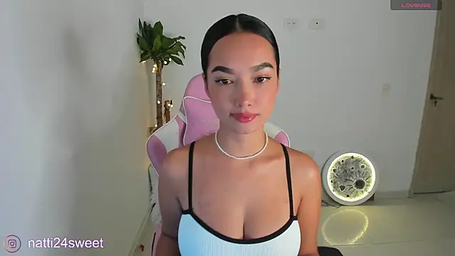 sharlotte 23 online show from June 25, 12:19 am