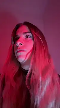 KissMissAngela online show from November 1, 7:13 am