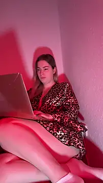 KissMissAngela online show from November 17, 7:45 am