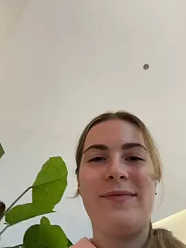 KissMissAngela online show from March 11, 4:18 pm