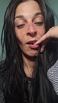 patatinahot87 online show from May 18, 6:45 pm