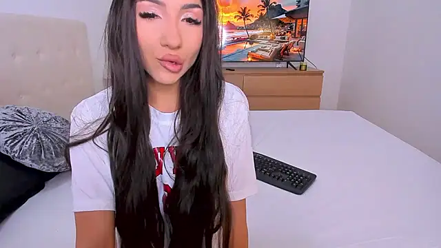 Your Girl69XXX online show from April 13, 9:41 pm