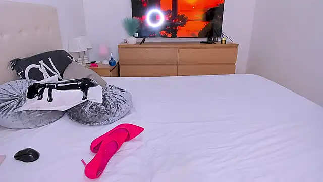 Your Girl69XXX online show from March 22, 9:16 pm