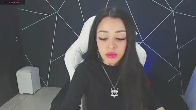 farichell online show from November 20, 9:04 pm