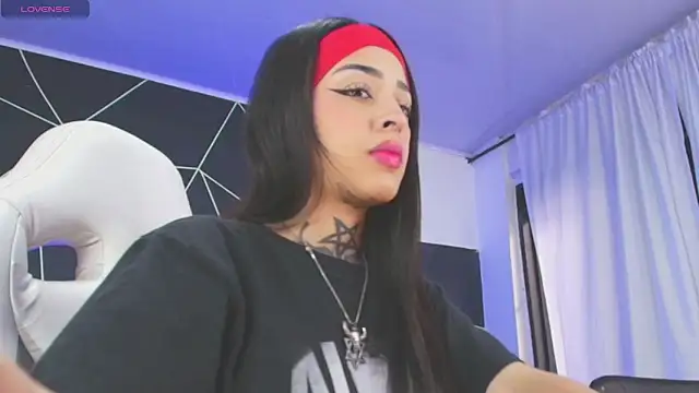 farichell online show from December 15, 8:25 pm