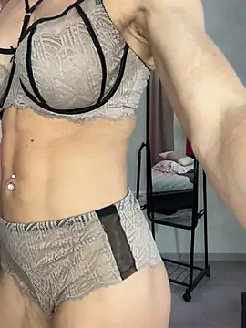 Snapshot of Milf_Tea chatting on February 26, 4:19 am Milf Tea online show from February 26, 4:19 am