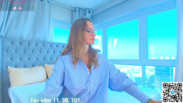 Milf Tea online show from May 6, 11:25 am