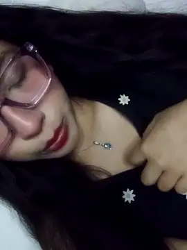 Snapshot of Umaru_uwu chatting on November 5, 8:17 am Umaru uwu online show from November 5, 8:17 am