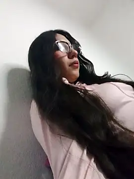 Snapshot of Umaru_uwu chatting on November 16, 7:24 am Umaru uwu online show from November 16, 7:24 am