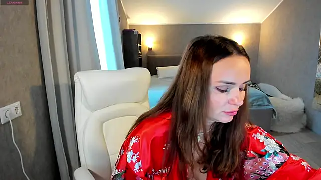 Snapshot of Your_Wet_Desire chatting on February 19, 6:43 am Your Wet Desire online show from February 19, 6:43 am