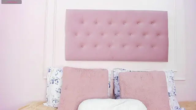 Snapshot of Madiison_Cooper chatting on January 25, 9:04 pm Madiison Cooper online show from January 25, 9:04 pm