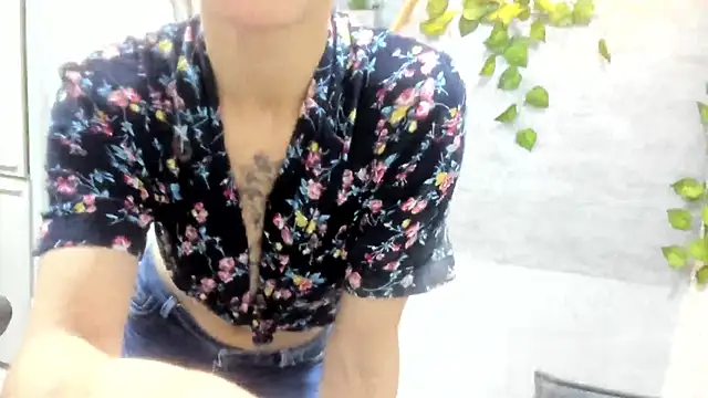 Mhelanny2 online show from May 15, 5:33 pm