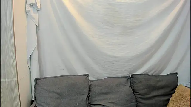 Mhelanny2 online show from December 15, 6:47 pm