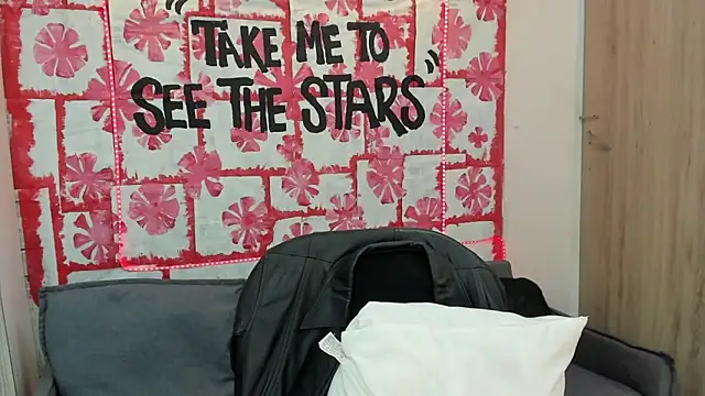 Mhelanny2 online show from March 5, 8:10 am