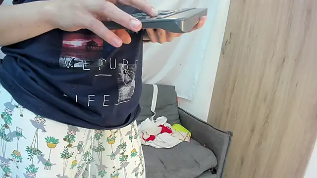 Mhelanny2 online show from March 7, 2:11 pm