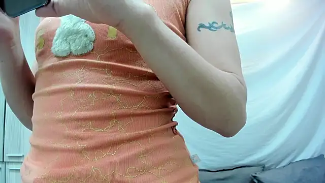 Mhelanny2 online show from March 4, 5:10 pm