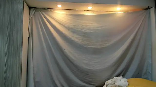 Mhelanny2 online show from March 18, 5:03 pm