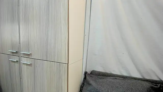 Mhelanny2 online show from April 5, 9:16 am