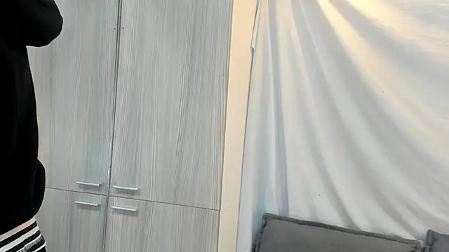 Mhelanny2 online show from March 28, 5:25 pm