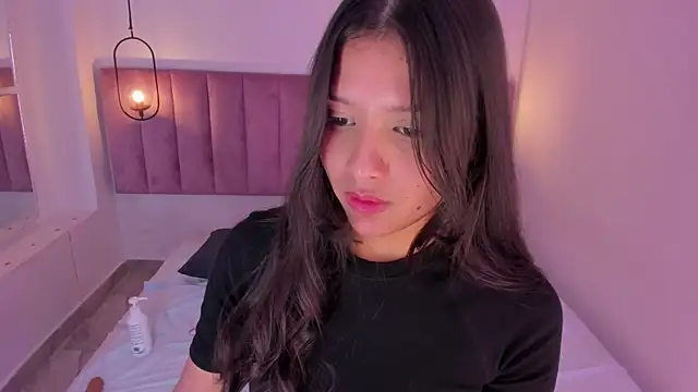 luisah  online show from February 25, 8:00 pm