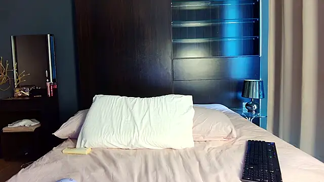 bl4ckdoll  online show from March 25, 5:51 am