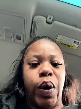 lil momma420 online show from November 9, 6:12 pm