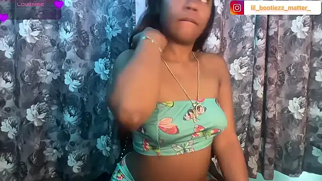 lil momma420 online show from May 31, 11:05 pm