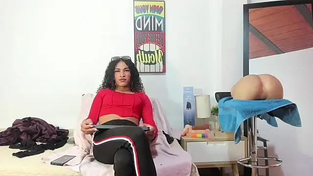 StefanyMiler online show from December 4, 6:29 pm