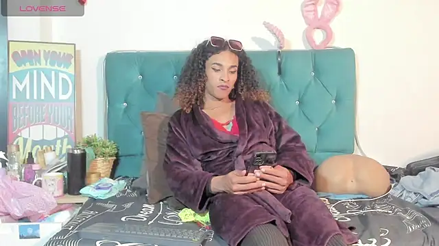 StefanyMiler online show from May 8, 7:45 am