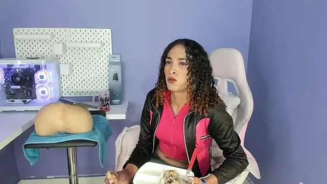 Snapshot of StefanyMiler chatting on September 12, 8:30 pm StefanyMiler online show from September 12, 8:30 pm
