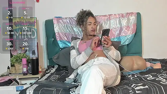 Snapshot of StefanyMiler chatting on June 25, 7:52 pm StefanyMiler online show from June 25, 7:52 pm