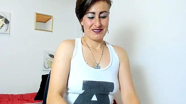 Snapshot of yasmin_goldenst chatting on October 4, 7:48 pm yasmin goldenst online show from October 4, 7:48 pm