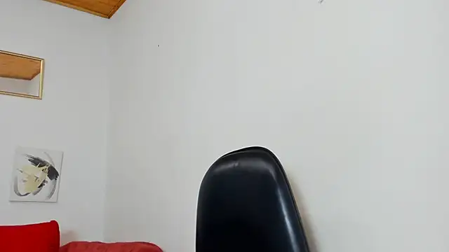 Snapshot of yasmin_goldenst chatting on December 4, 11:31 am yasmin goldenst online show from December 4, 11:31 am