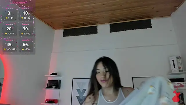 Snapshot of cristal__hot_1 chatting on March 15, 10:13 am cristal hot 1 online show from March 15, 10:13 am