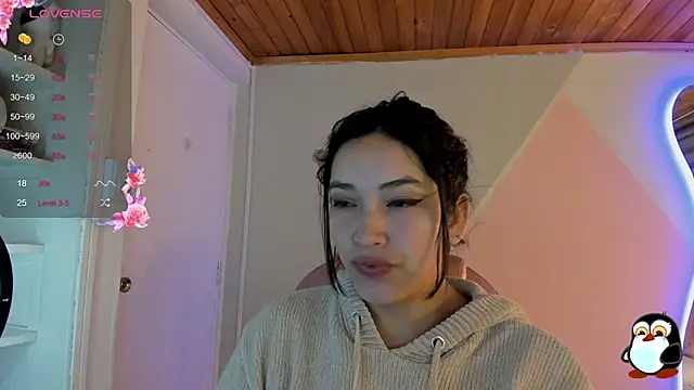 Snapshot of cristal__hot_1 chatting on September 21, 5:12 am cristal hot 1 online show from September 21, 5:12 am