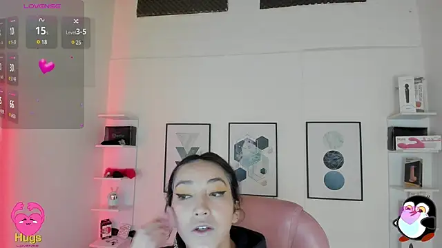 Snapshot of cristal__hot_1 chatting on February 14, 4:04 am cristal hot 1 online show from February 14, 4:04 am