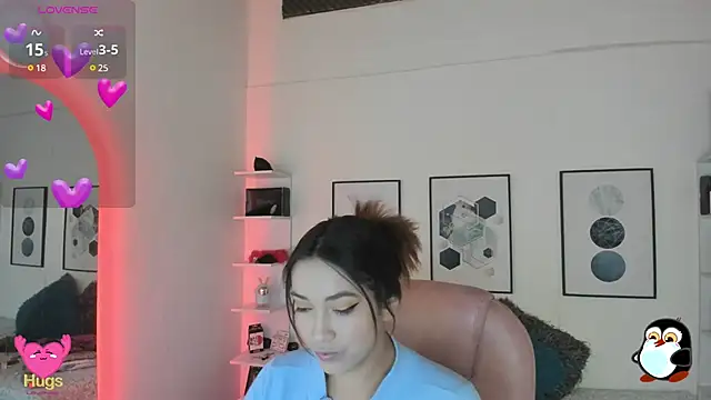 Snapshot of cristal__hot_1 chatting on February 16, 4:09 am cristal hot 1 online show from February 16, 4:09 am