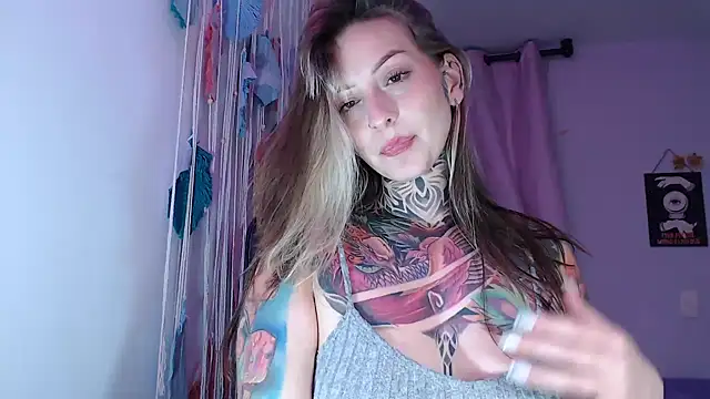 Snapshot of agatha_ink3 chatting on December 22, 5:11 am agatha ink3 online show from December 22, 5:11 am