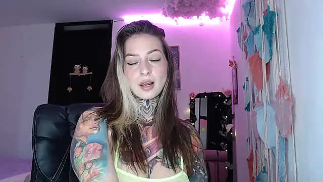 Snapshot of agatha_ink3 chatting on March 22, 7:42 pm agatha ink3 online show from March 22, 7:42 pm