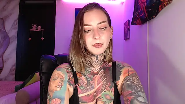 Snapshot of agatha_ink3 chatting on April 26, 8:06 pm agatha ink3 online show from April 26, 8:06 pm