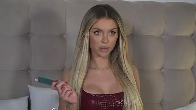 IvyRubens online show from March 26, 3:32 pm