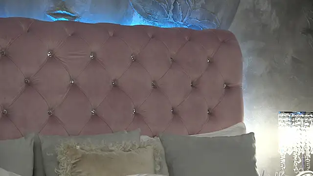 IvyRubens online show from November 29, 5:18 am