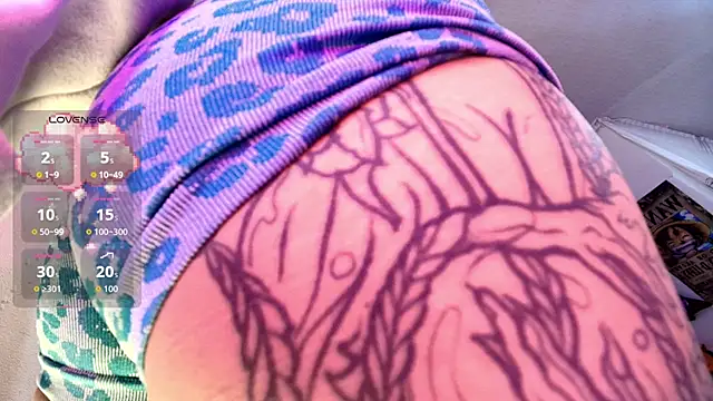 Snapshot of Persia_09 chatting on November 3, 3:23 am Persia 09 online show from November 3, 3:23 am